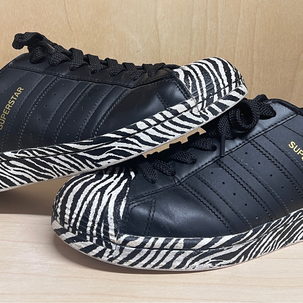 Adidas Superstar Black and White with Zebra Women’s Shoes 8.5